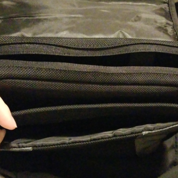 Eddie Bauer Travel Case - Picture 6 of 8